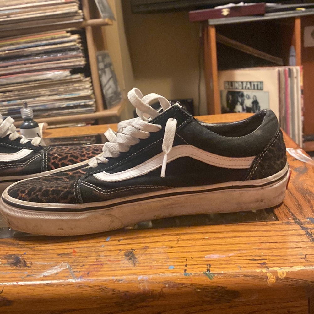 Distressed custom vans - Picture 12 of 12